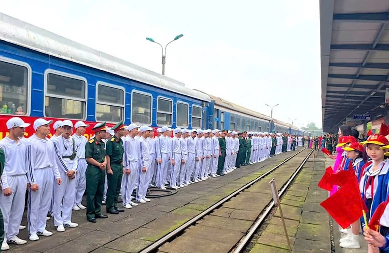 Tàu Thống nhất thiết kế đặc biệt sẽ lăn bánh chào mừng ngày 30/4