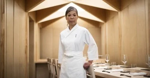 Nữ đầu bếp sushi đầu tiên trên thế giới nhận sao Michelin danh giá