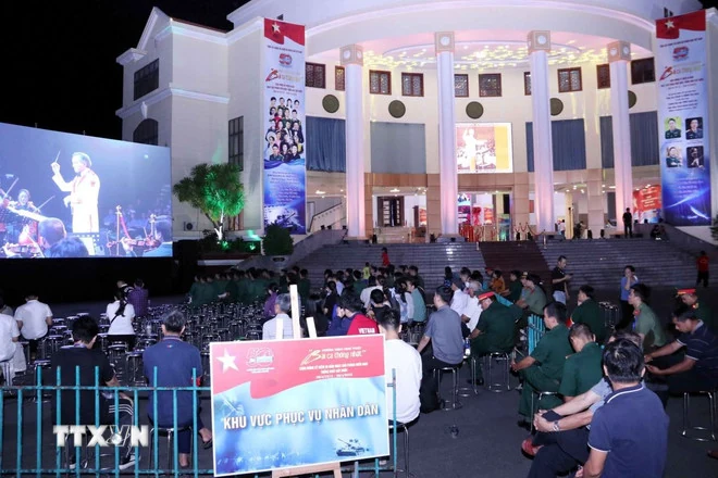 Chương trình nghệ thuật đặc biệt giao hưởng thính phòng “Bài ca Thống nhất”