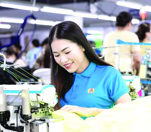 Công nhân tiên phong, vững bước... (Bài 3): Sẵn sàng tâm thế...