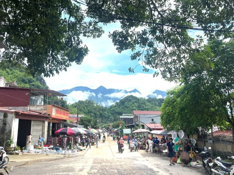 Cuối tuần thăm chợ phố Đoàn