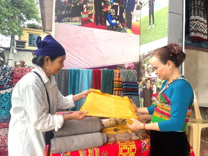 Cuối tuần thăm chợ phố Đoàn