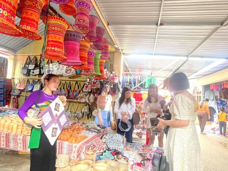 Cuối tuần thăm chợ phố Đoàn