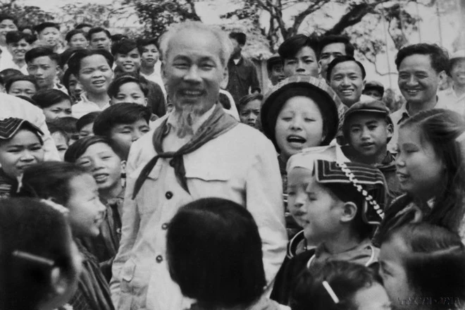 Bài ca Hồ Chí Minh vẫn vang mãi trong trái tim bạn bè thế giới