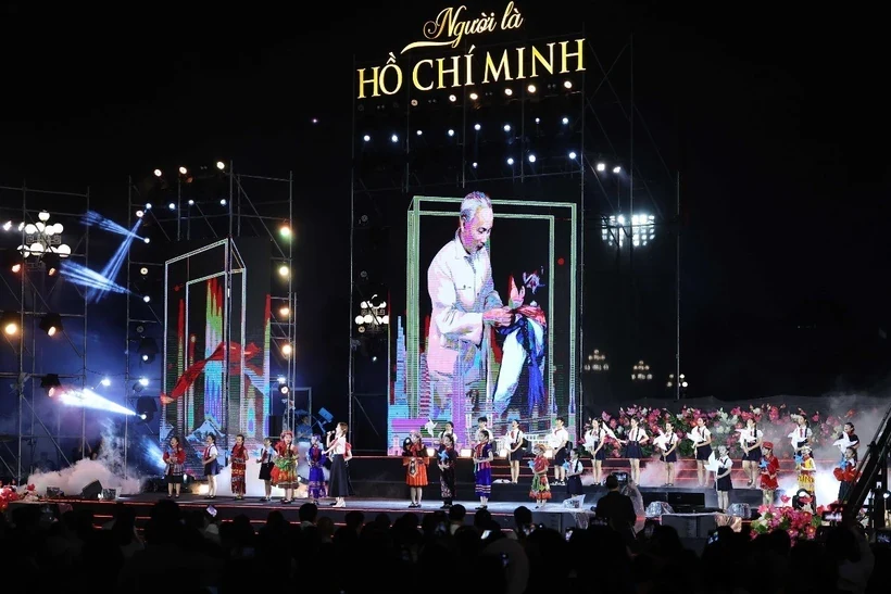 Bài ca Hồ Chí Minh vẫn vang mãi trong trái tim bạn bè thế giới