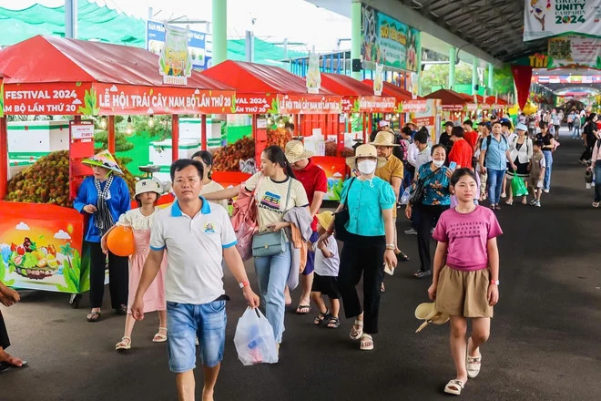 Nhiều hoạt động hấp dẫn tại Lễ hội Trái cây Nam Bộ 2025