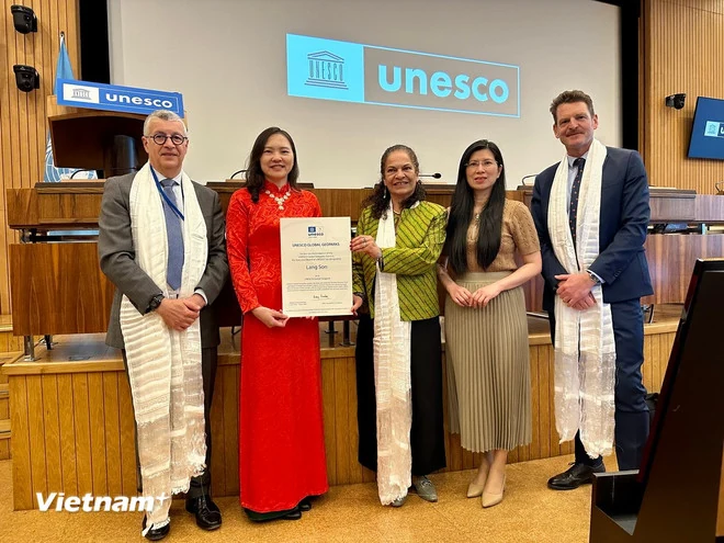 Công viên địa chất Lạng Sơn được trao Bằng công nhận Công viên địa chất toàn cầu