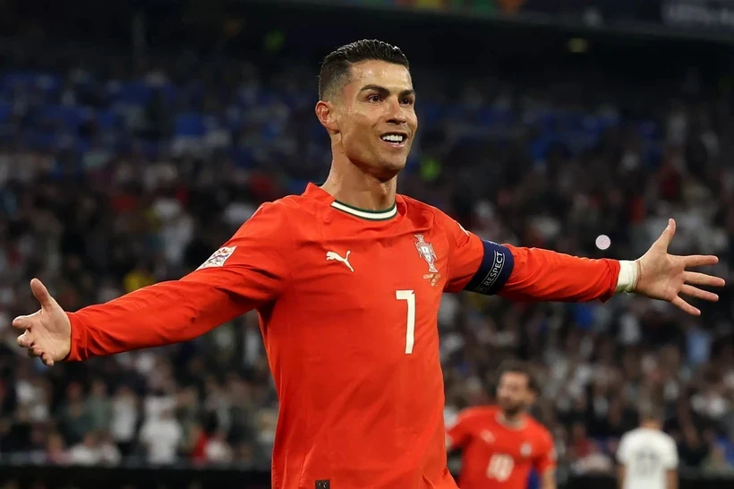 Ronaldo ghi bàn đưa Bồ Đào Nha vào chung kết Nations League