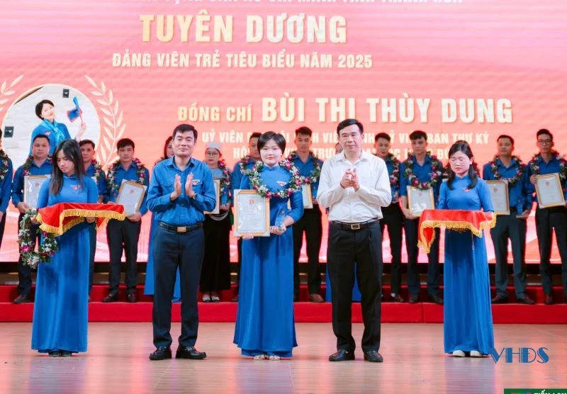 Hành trình học tập và làm theo lời Bác của cô sinh viên tài năng