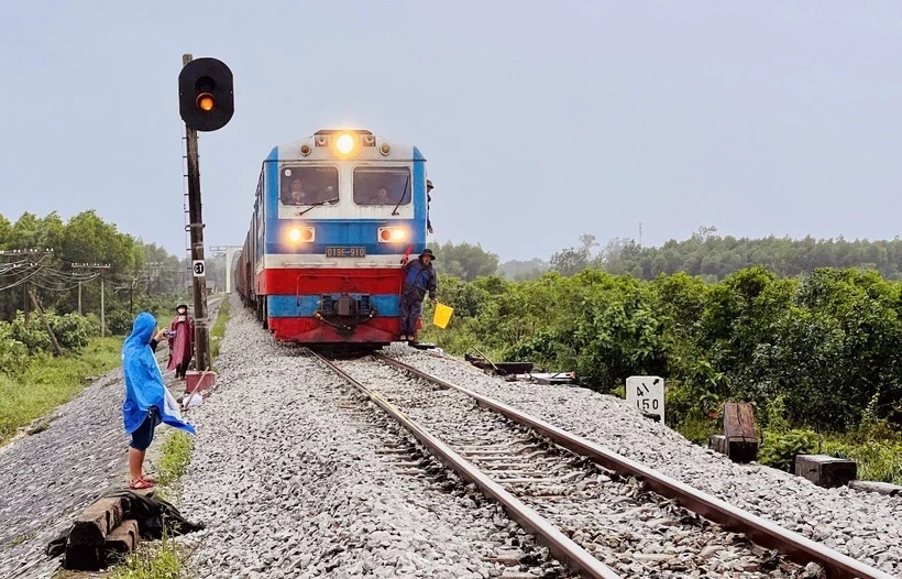 Tàu Thống Nhất dẫn đầu danh sách 24 hành trình tàu hỏa ấn tượng nhất thế giới