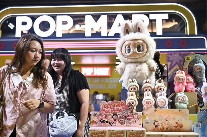 Búp bê Labubu - từ quái vật vô danh thành cỗ máy in tiền”