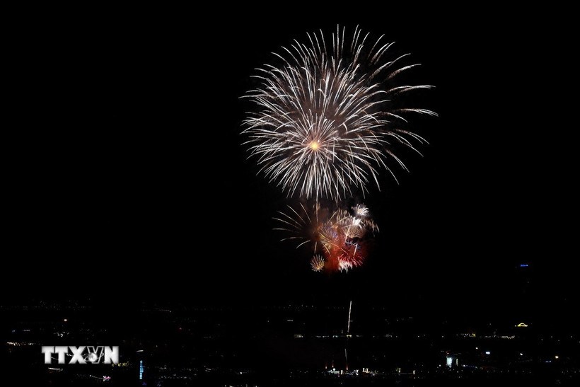 Không thu phí xem pháo hoa đối với du khách tham quan vịnh Hạ Long