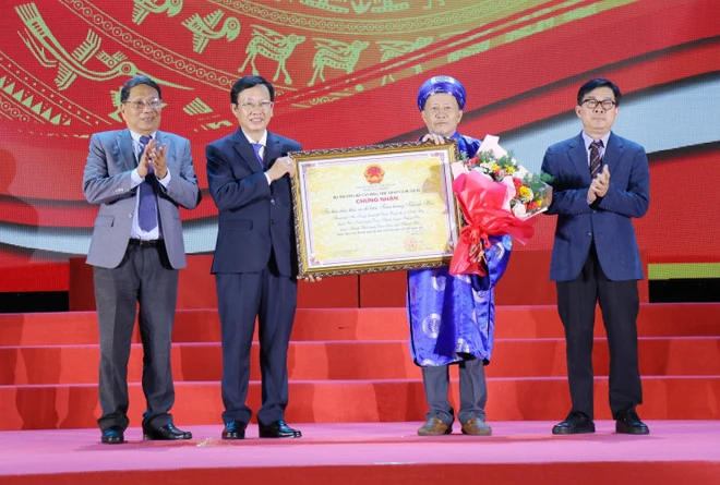 Vinh danh Di tích Tháp Bà Pô Nagar và nghề khai thác trầm hương