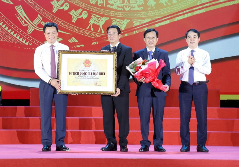 Vinh danh Di tích Tháp Bà Pô Nagar và nghề khai thác trầm hương