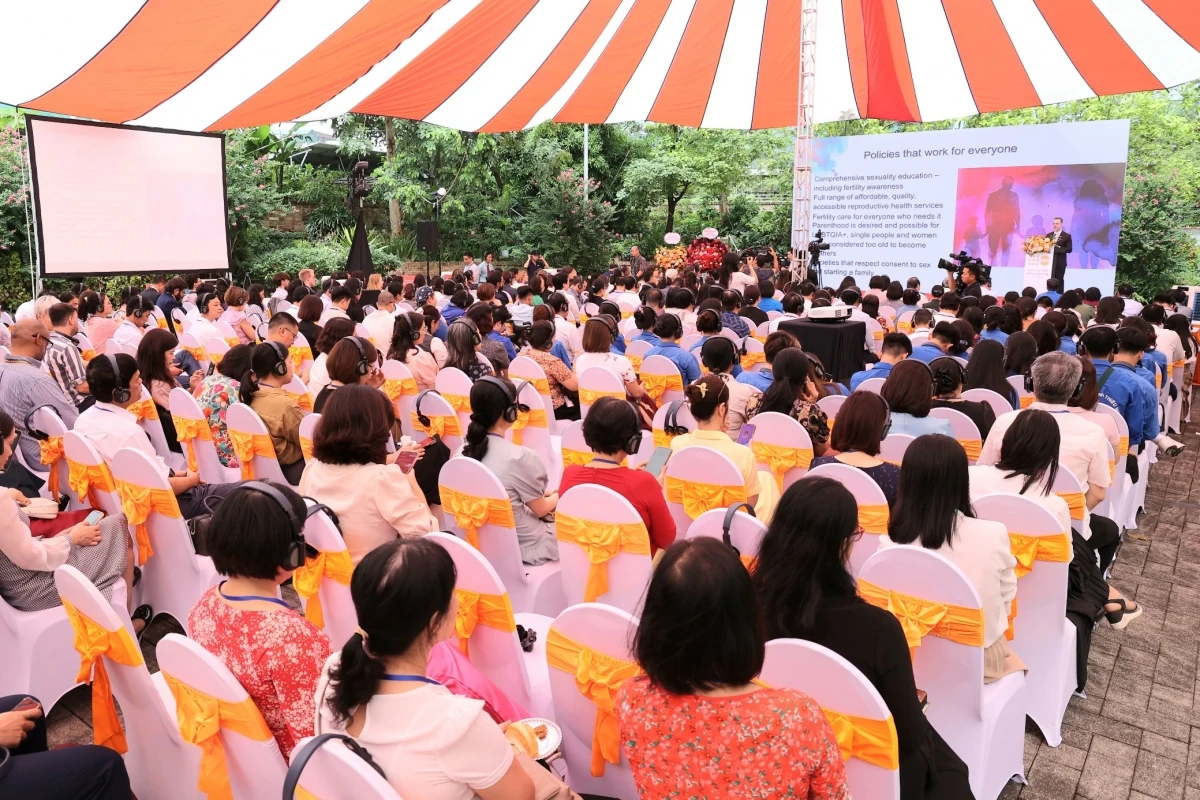 Đề xuất hỗ trợ tiền mặt, nghỉ thai sản trong Luật Dân số mới