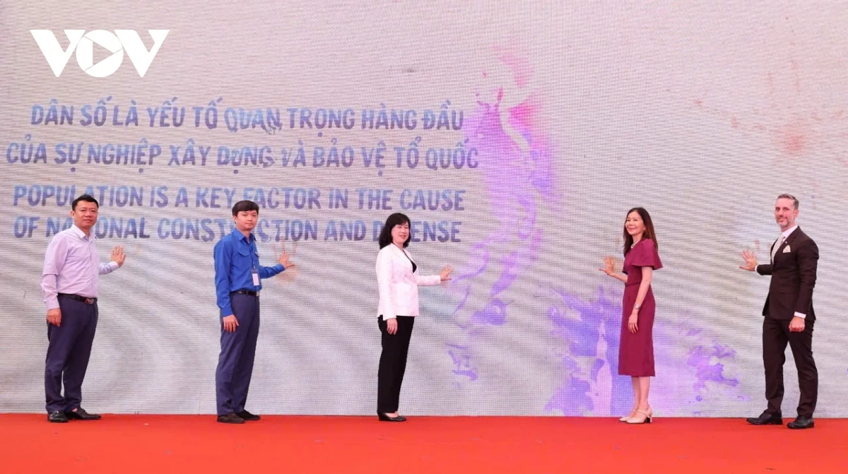 Đề xuất hỗ trợ tiền mặt, nghỉ thai sản trong Luật Dân số mới