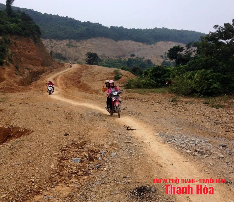 Chuyện kể từ Đồng Lách (Bài 3): Đường ơi...