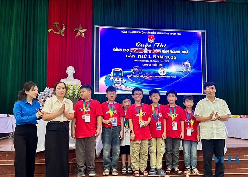 Bảo vệ trẻ trên không gian mạng