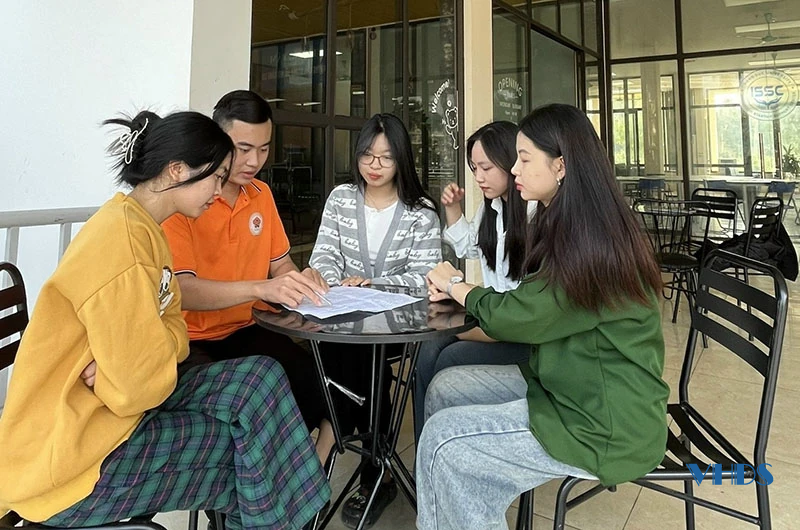 Người trẻ “nhảy việc”: Tự do hay trốn tránh?