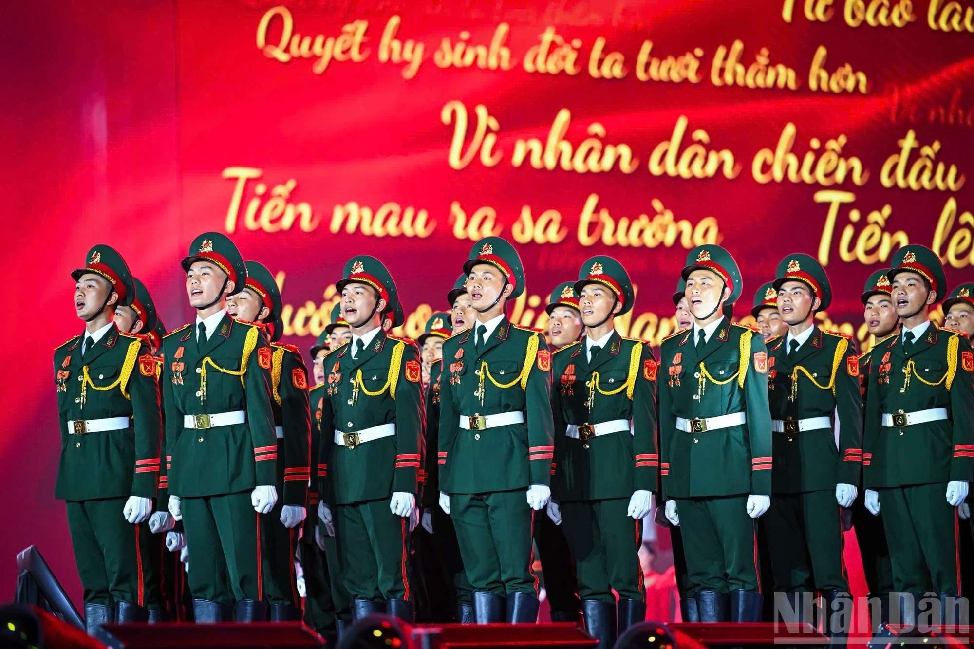 Bùng nổ cảm xúc concert “Tổ quốc trong tim”