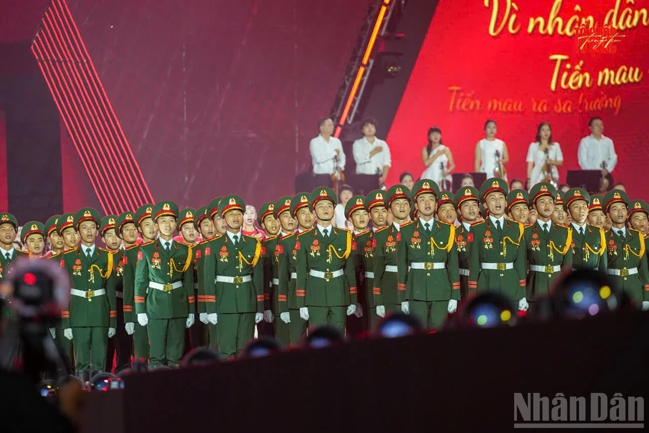 Bùng nổ cảm xúc concert “Tổ quốc trong tim”