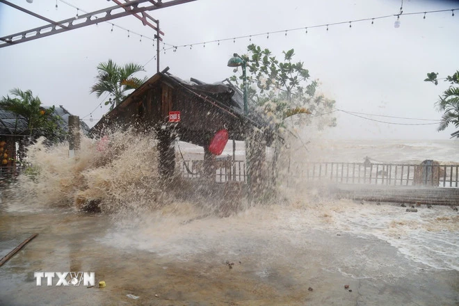 Thủ tướng yêu cầu khắc phục nhanh nhất hậu quả bão số 5, ứng phó mưa lũ sau bão