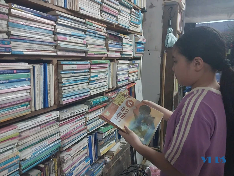 Năm học mới và sách giáo khoa... cũ