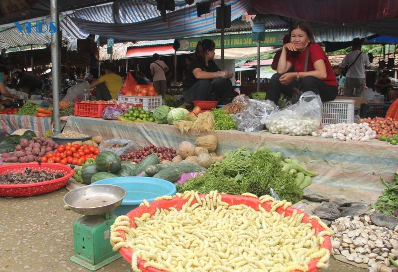“Độc lạ” những món hàng chợ phiên vùng cao