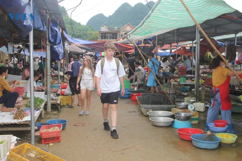 “Độc lạ” những món hàng chợ phiên vùng cao