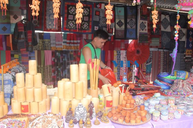“Độc lạ” những món hàng chợ phiên vùng cao