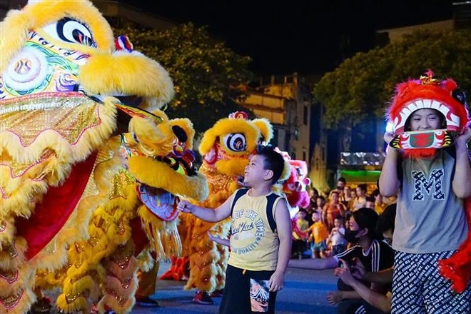 Về nguồn với các phong tục truyền thống tại Lễ hội Trung Thu 2025