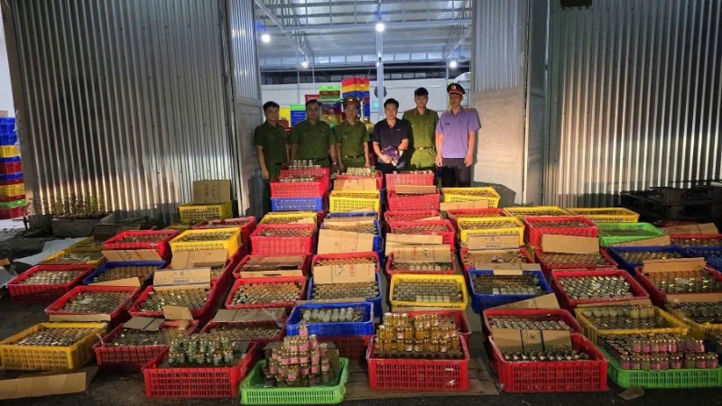 Công an Đà Nẵng đánh sập đường dây sản xuất nước yến giả quy mô lớn
