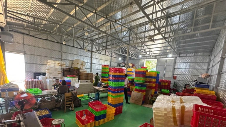 Công an Đà Nẵng đánh sập đường dây sản xuất nước yến giả quy mô lớn