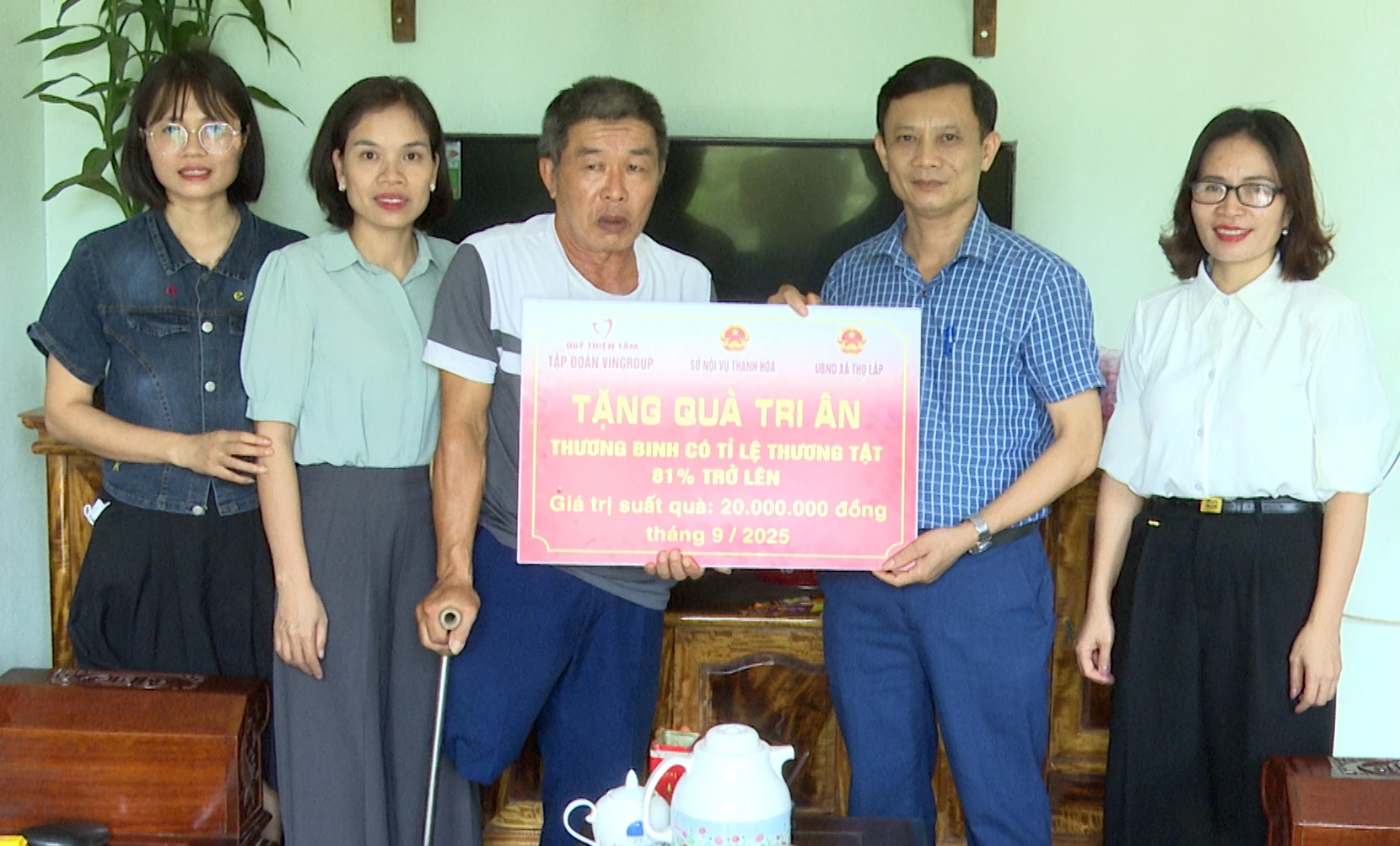 Trao quà tri ân 11 thương binh nặng trên địa bàn xã Thọ Lập