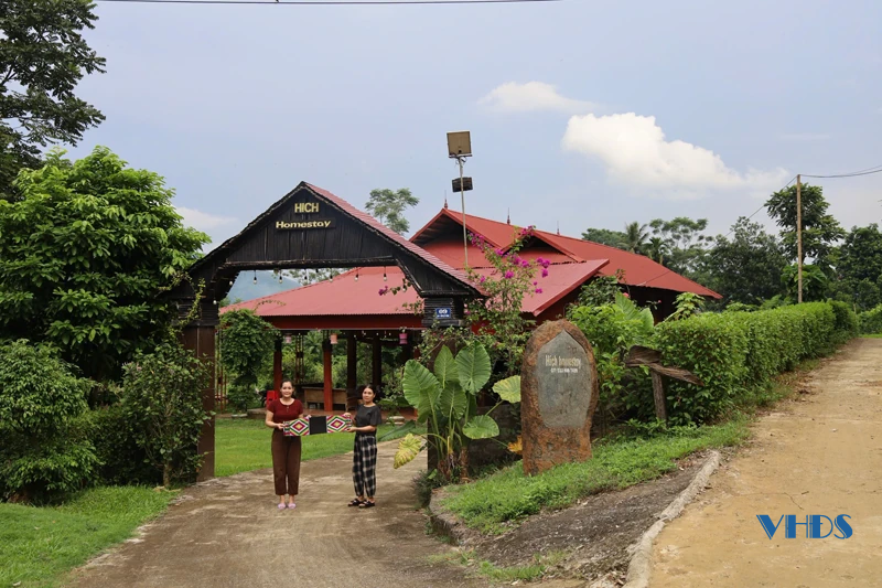 Bảo tồn văn hóa Mường gắn với phát triển du lịch cộng đồng