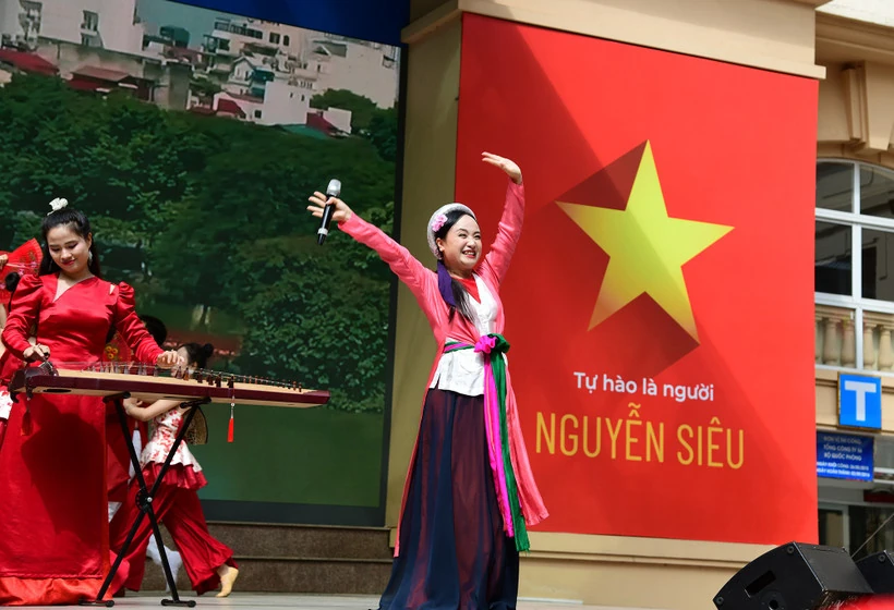 Bộ GD-ĐT hướng dẫn việc mời nghệ sỹ, vận động viên tham gia dạy học