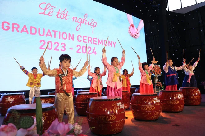 Bộ GD-ĐT hướng dẫn việc mời nghệ sỹ, vận động viên tham gia dạy học