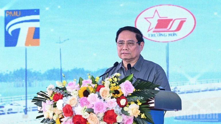 Viết tiếp bản anh hùng ca xây dựng bằng công sức, trí tuệ, ý chí quyết tâm, vì nước, vì dân