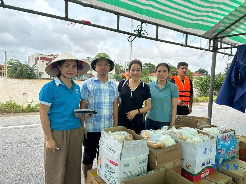 Nghĩa đồng bào nơi “rốn” lũ