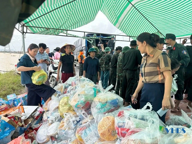 Nghĩa đồng bào nơi “rốn” lũ