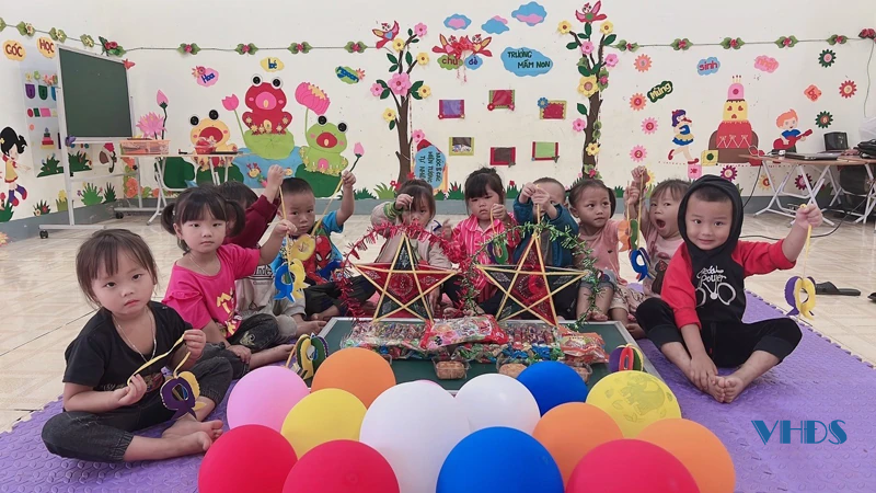 Niềm vui của cô trò vùng biên trong ngôi trường mới