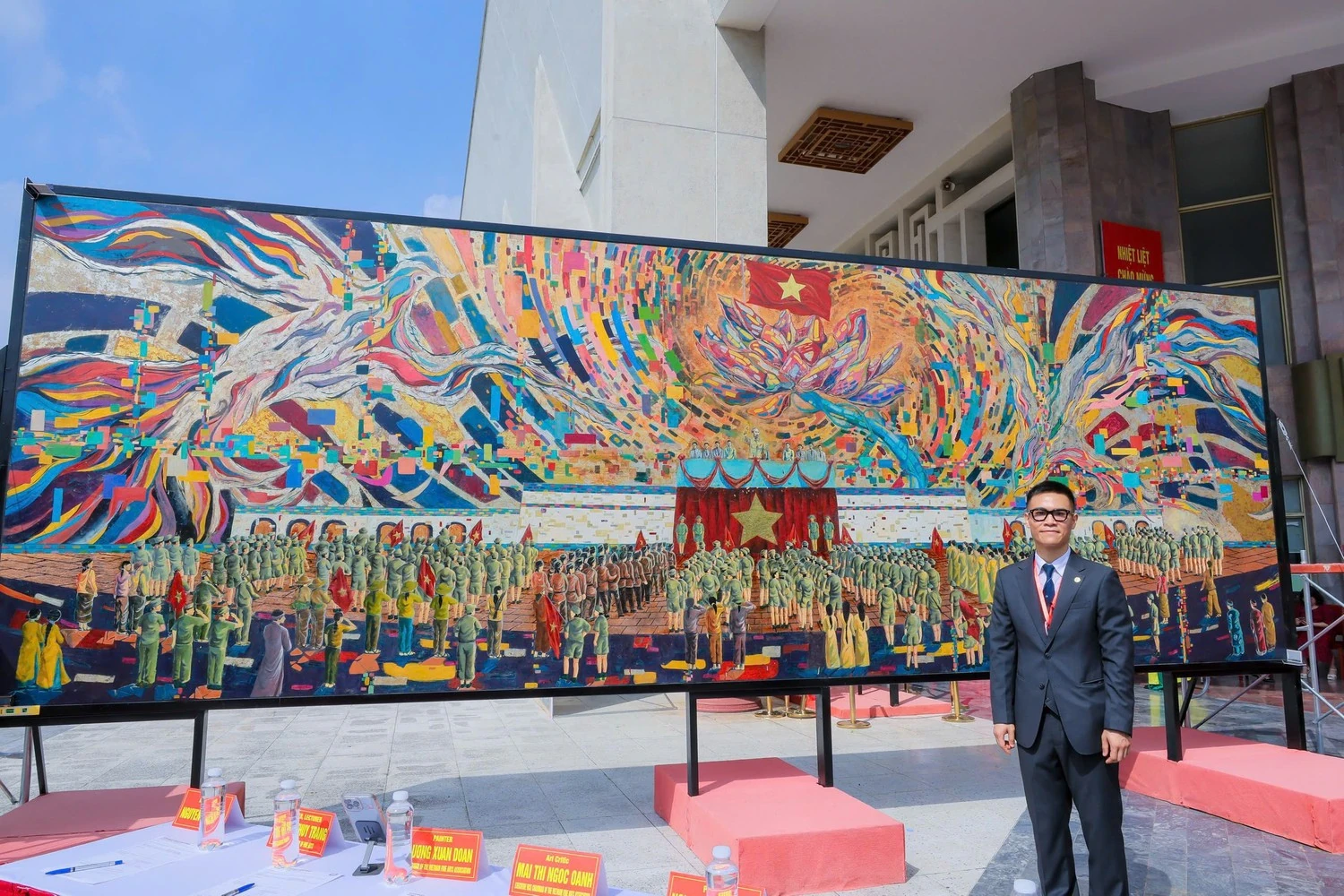 Câu chuyện sau bức tranh 3 tấn về Bác Hồ đạt kỷ lục Guinness