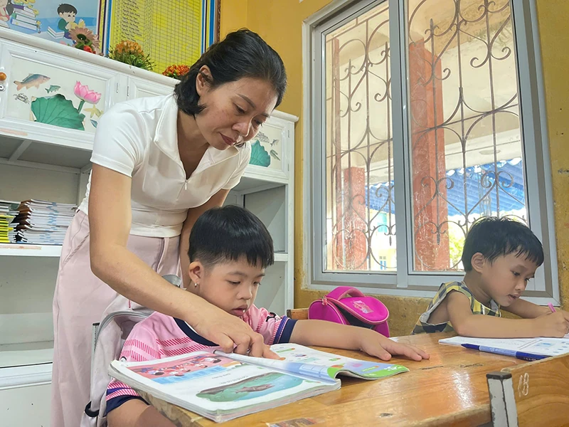 Đi qua ngày mưa bão (Bài 2): Tiếng trống trường sau lũ