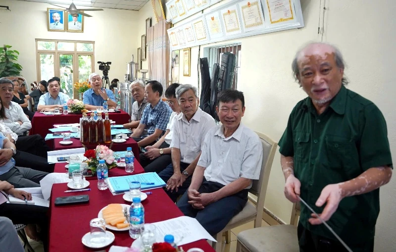 Người lính già và sáng chế máy tinh lọc mật ong