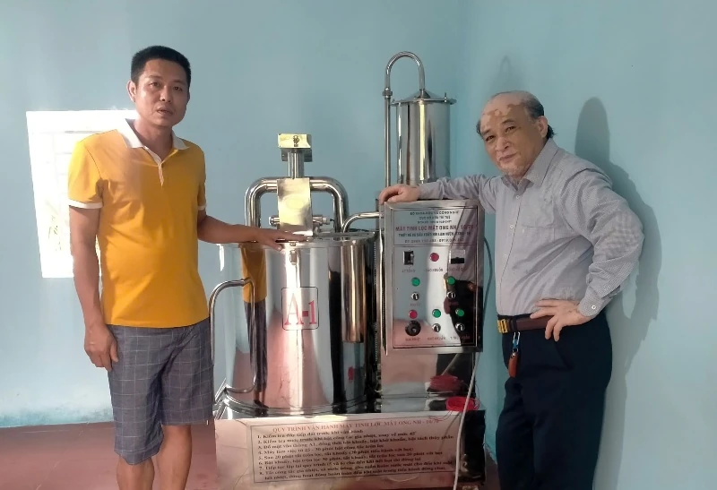 Người lính già và sáng chế máy tinh lọc mật ong