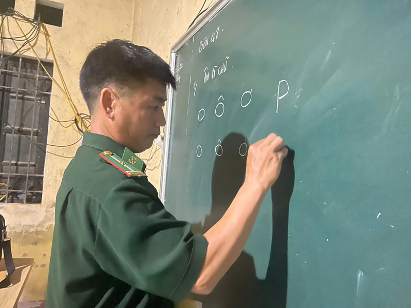 Thiếu tá Hơ Văn Di - tấm gương sáng pháp luật vùng biên