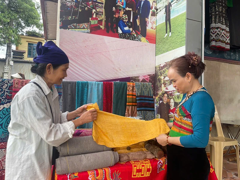 Giữ nghề giữa lưng chừng núi