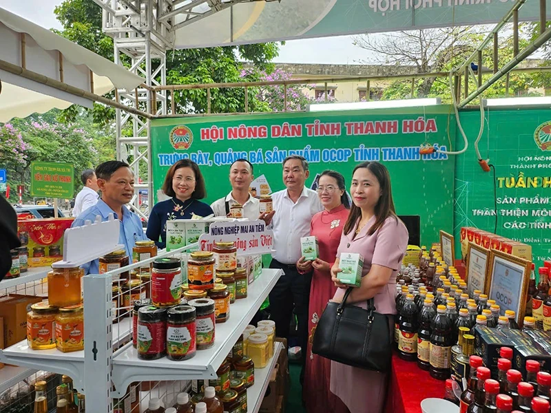 Làm giàu từ nông sản địa phương