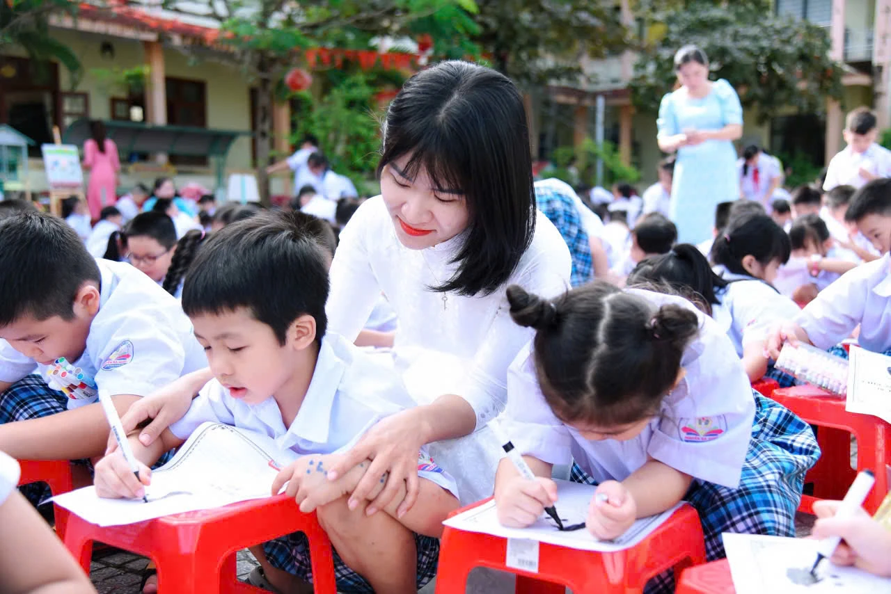 Giữ hồn nhà giáo trong kỷ nguyên công nghệ