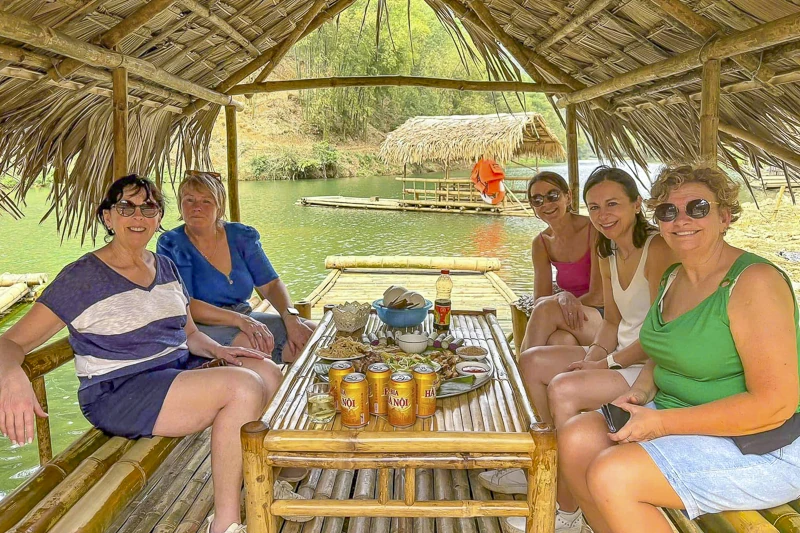 Người đàn ông Thái khởi nghiệp từ bè trên suối